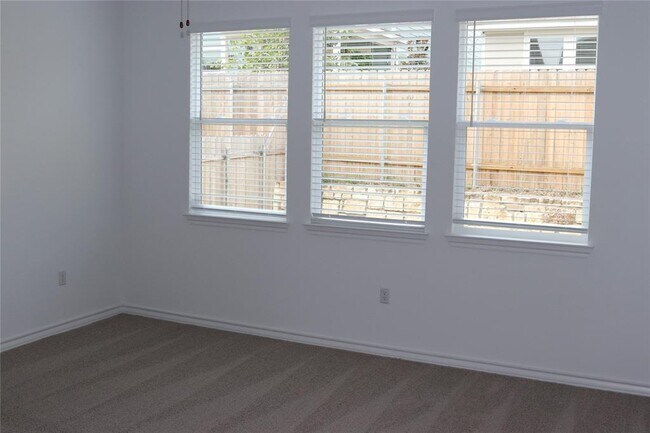 Building Photo - 5302 Jason Dr