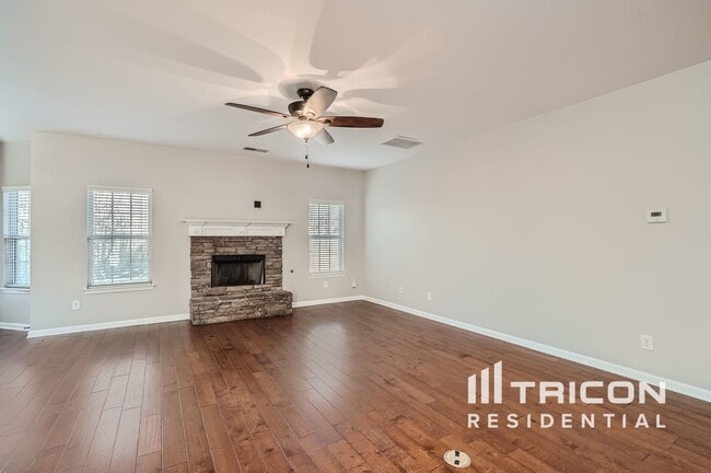Building Photo - 301 Arbor Pl