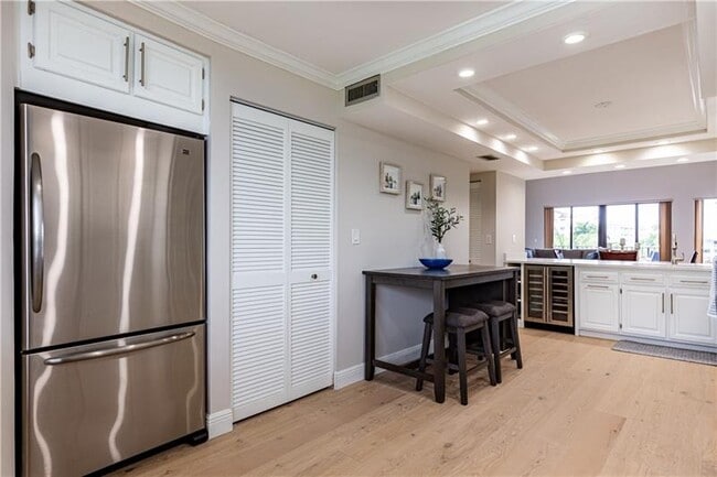 Building Photo - 1800 S Ocean Dr