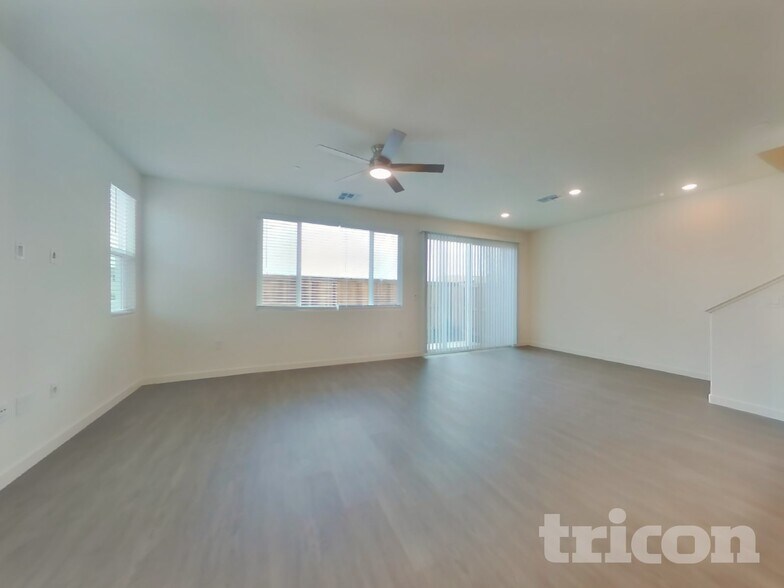 Building Photo - 2058 Delta Vw Ave