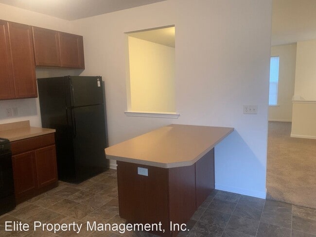 Building Photo - 3 br, 2.5 bath House - 545 Marion Rd
