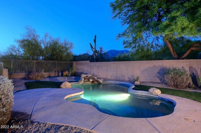 Building Photo - 10354 E Raintree Dr