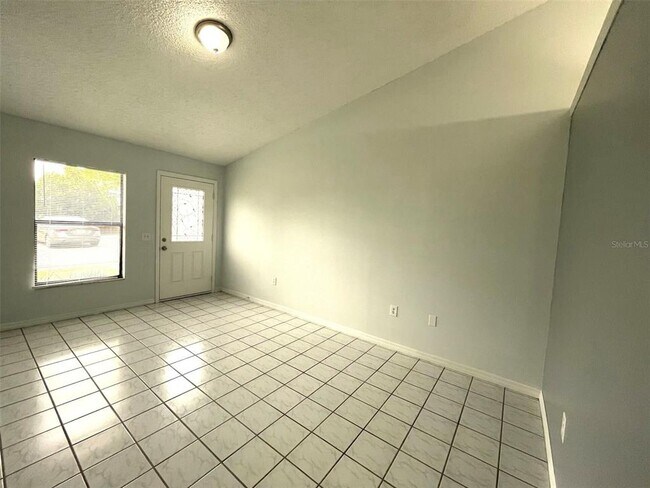 Building Photo - 1056 S Buena Vista Dr