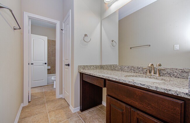 Building Photo - 5711 Avon Landing Ln