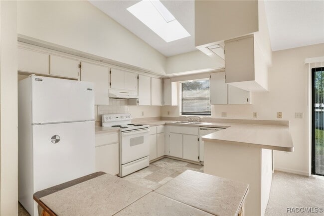Building Photo - 4065 N Little Hawk Point