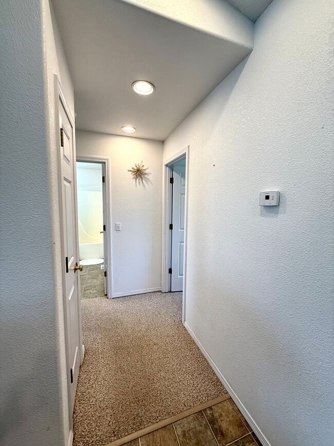 Building Photo - Charming Fully Furnished 2-Bedroom Home
