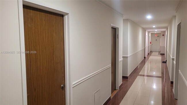 Building Photo - 2899 Collins Ave