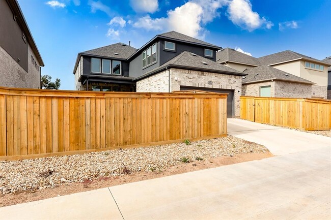 Building Photo - 2808 Stone Branch Dr