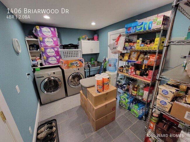 Building Photo - 1406 Briarwood Dr