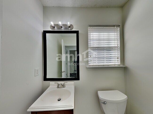 Building Photo - 3413 Braefield Dr