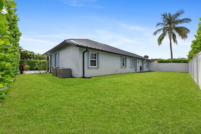 Building Photo - 1874 New Haven Ave