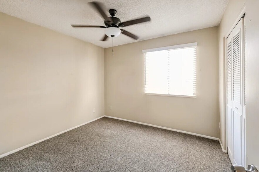 Building Photo - 3154 N 64th Dr