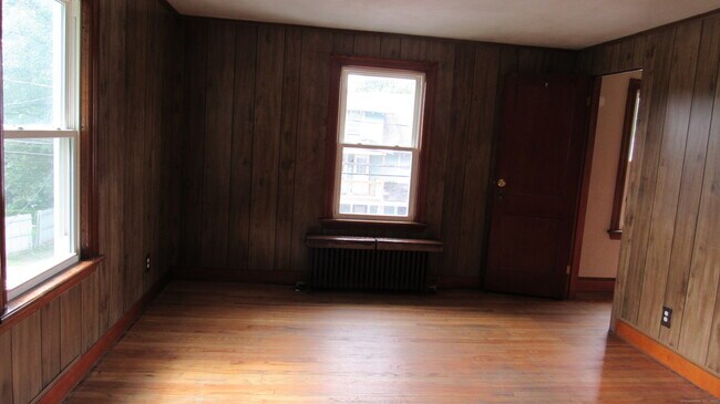 Building Photo - 183 Harwinton Ave