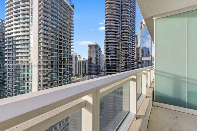 Building Photo - 1080 Brickell Ave
