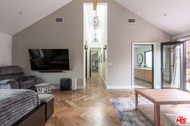 Building Photo - 1095 Chula Vista Pl