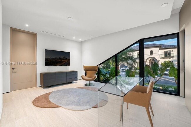 Building Photo - 641 Flamingo Dr