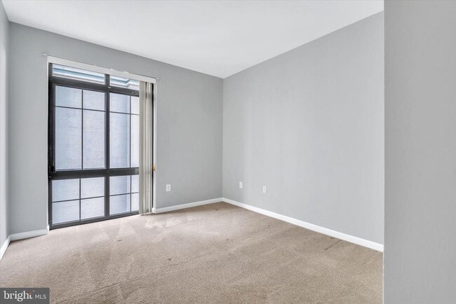 Building Photo - 7923 Eastern Ave NW