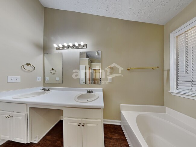 Building Photo - 5296 Under Way