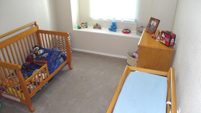 Building Photo - Northeast El Paso/Sandstone Ranch 4 bed with Refrig A/C!