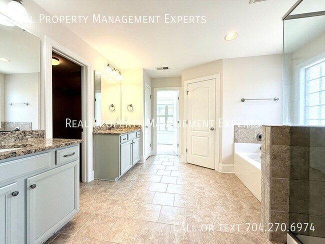 Building Photo - 9416 Scorpio Ln