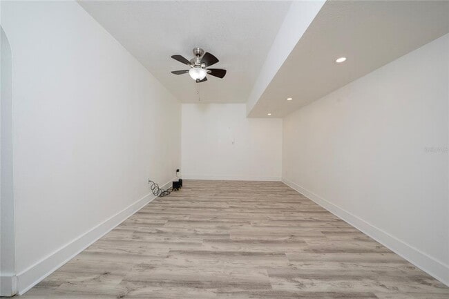 Building Photo - 566 Sunridge Woods Blvd