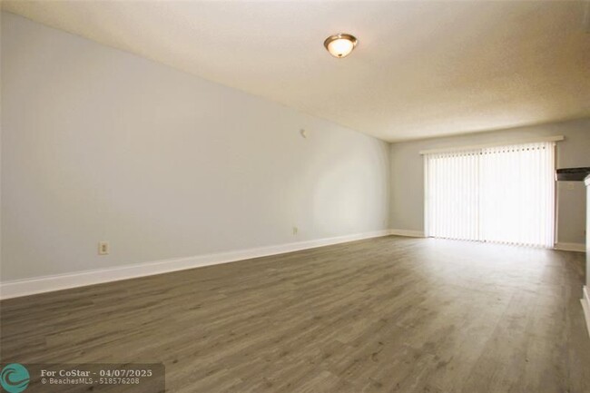 Building Photo - 3457 NW 44th St