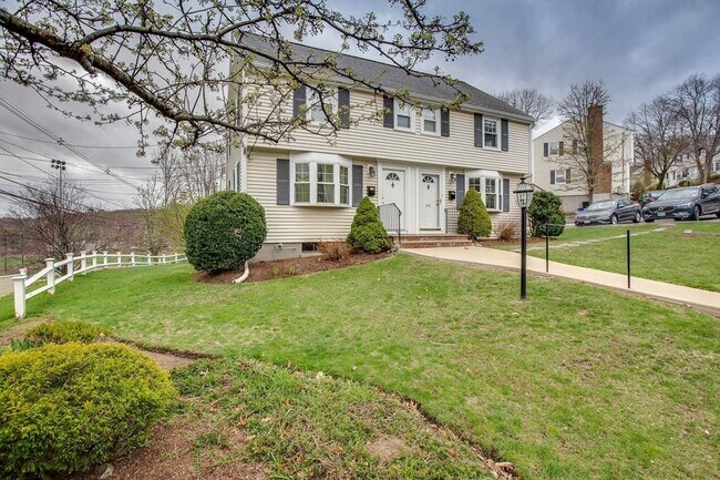 Primary Photo - 472 Summer St