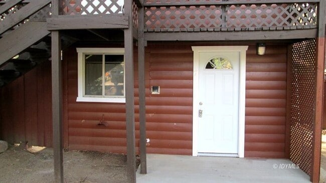 Primary Photo - 54100 Pine Crest Ave