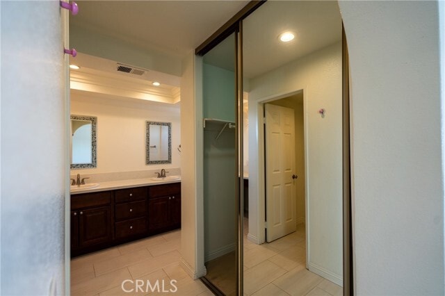 Building Photo - 705 Bowcreek Dr