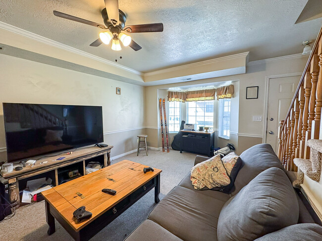 Building Photo - 565 N 300 E