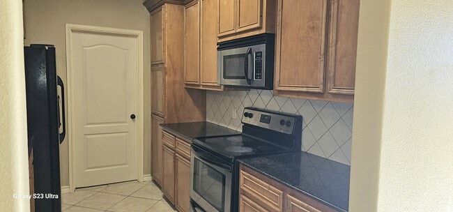 Building Photo - 6214 Manresa Dr