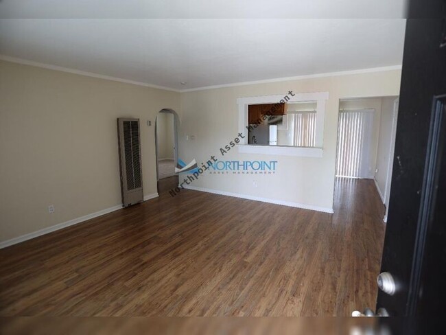 Building Photo - 1220 Browning Dr