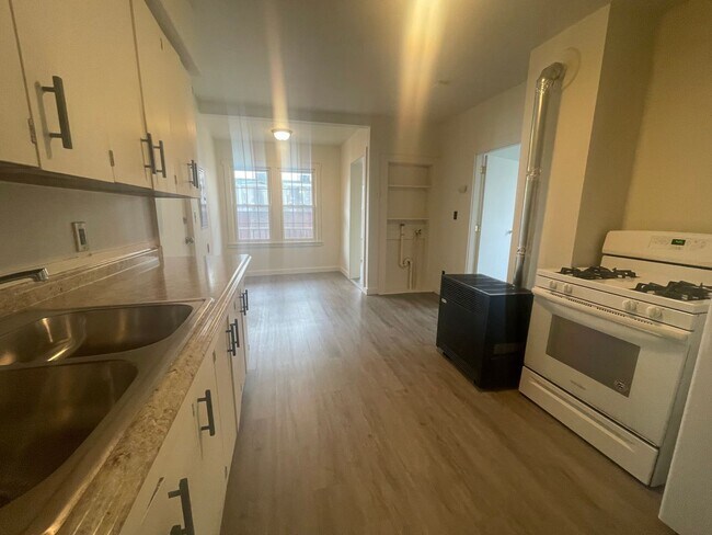 Building Photo - 12-14 E Hoosac Street