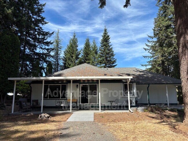 Building Photo - 30002 Sodaville Mountain Home Rd