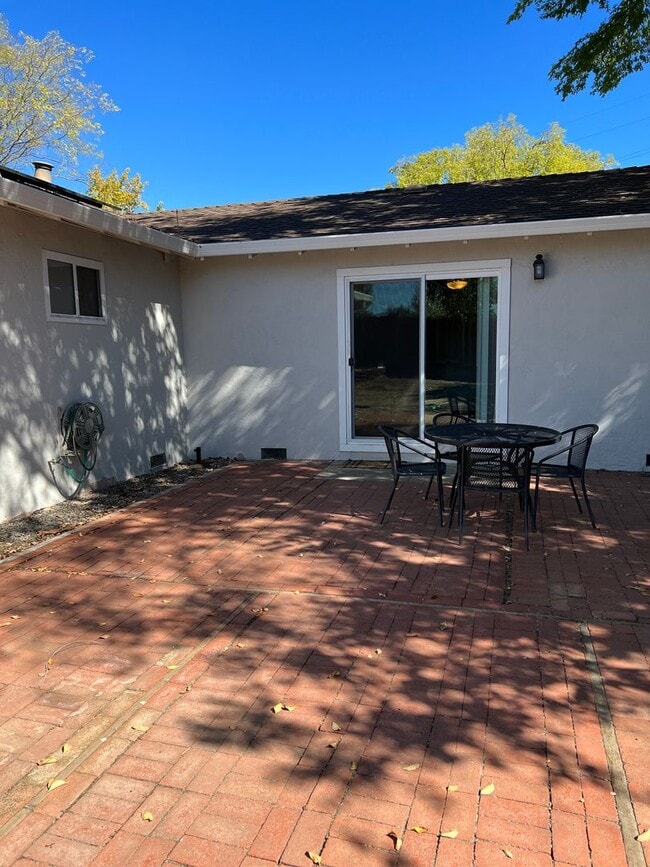 Building Photo - 1393 El Dorado Dr