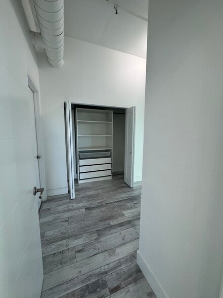 Building Photo - 3029 NE 188th St
