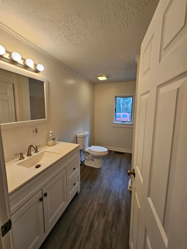 Building Photo - 71 Moultonville Rd