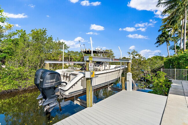 Building Photo - 14151 Little Cypress Cir