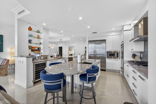 Building Photo - 3800 N Ocean Dr
