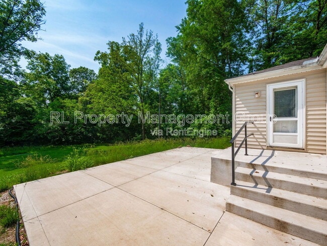 Building Photo - 2517 Minerva Lake Rd
