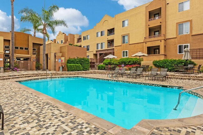 Building Photo - 3520 Lebon Dr