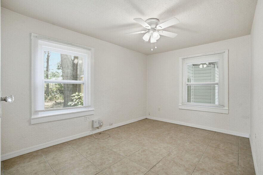 Building Photo - 409 Lebeau St