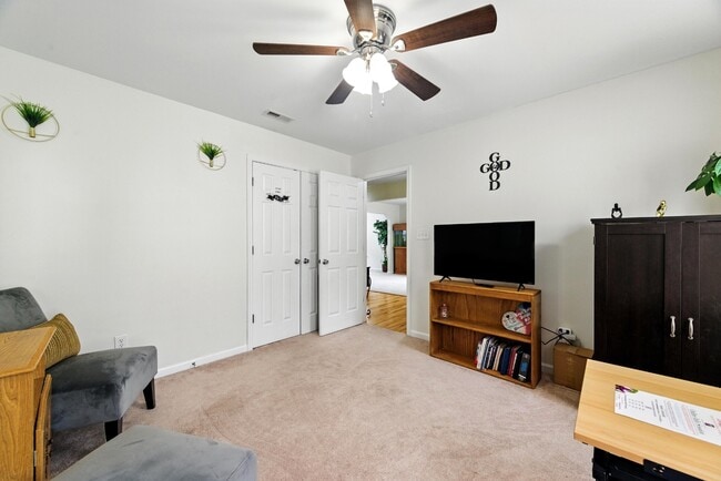 Building Photo - 5900 Montpelier Dr