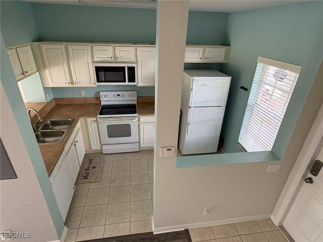 Building Photo - 8178 Pacific Beach Dr