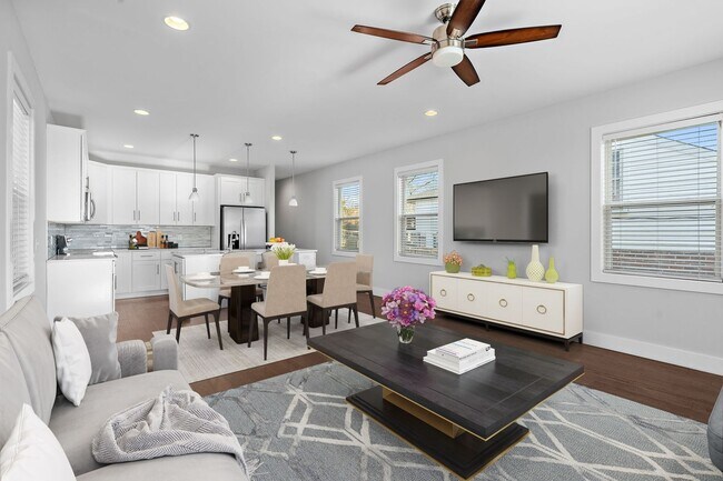 Building Photo - Available Now! 4 Bed, 3.5 Bath, Convenient...