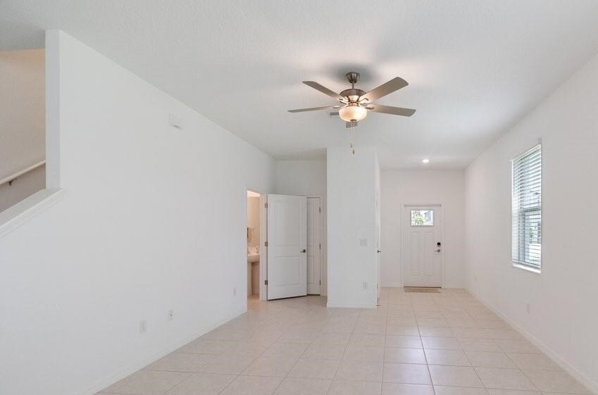 Building Photo - 8305 Crescent Oaks Dr
