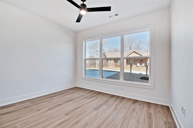 Building Photo - 4 Savidge Cir