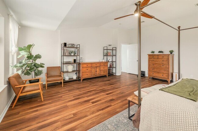 Building Photo - 1305 Horseshoe Ranch Dr