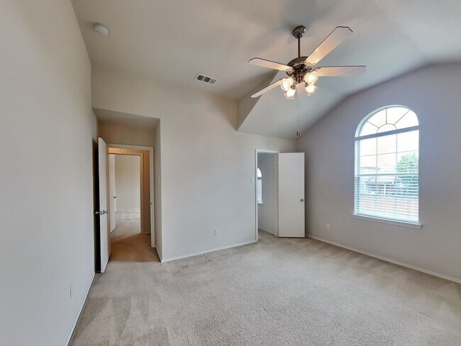 Building Photo - 9045 Trail Blazer Dr