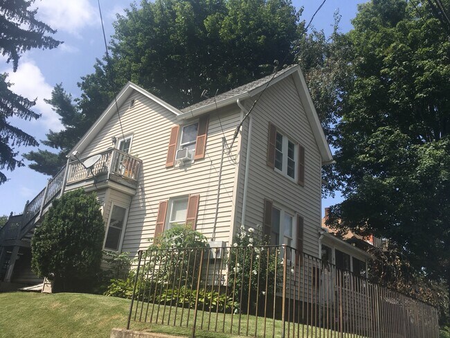 Building Photo - 31 Burr Ave